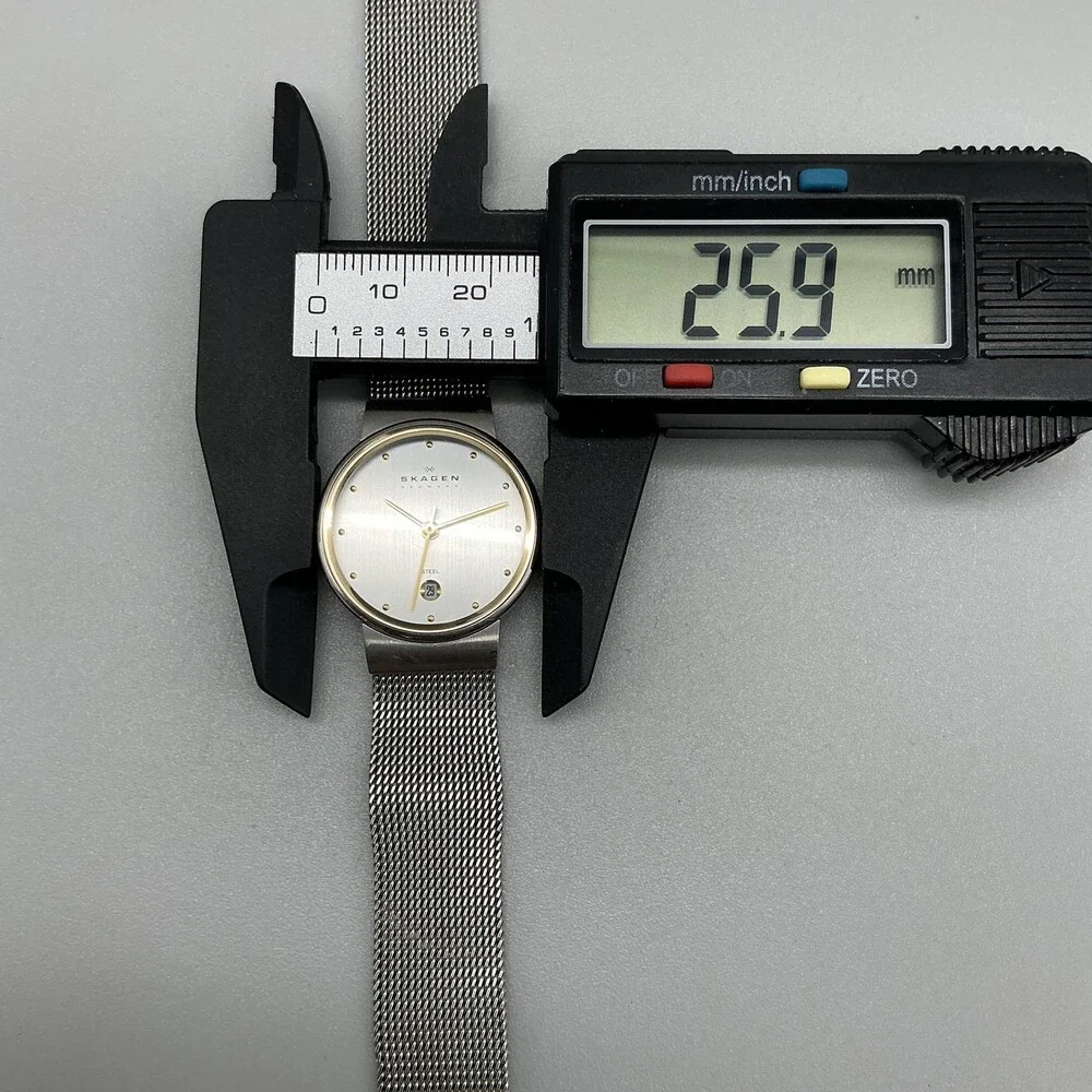 Skagen 355SGSC Womens Watch 26mm Silver Tone Stainless Steel Date New Battery